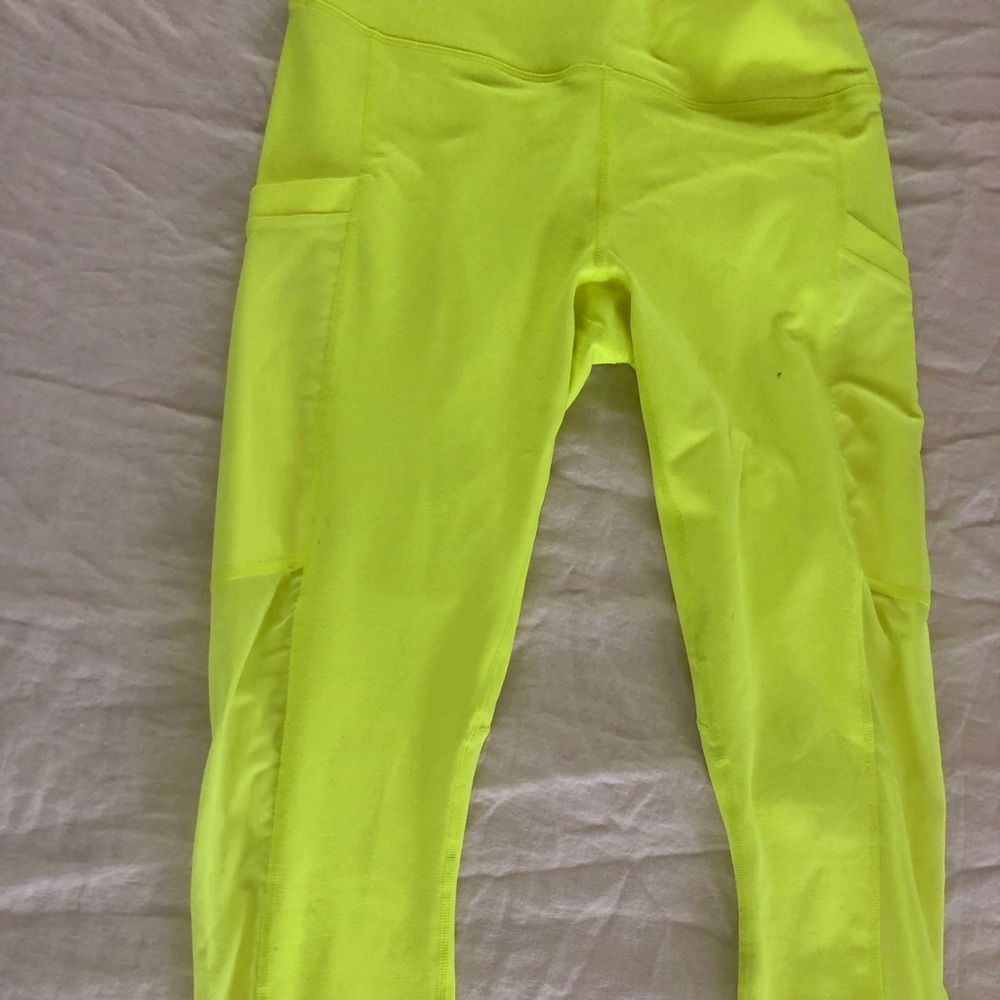 NWOT Fabletics Mesh 7/8 Legging Small